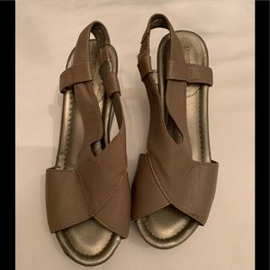 Kenneth Cole Wedge Sandals